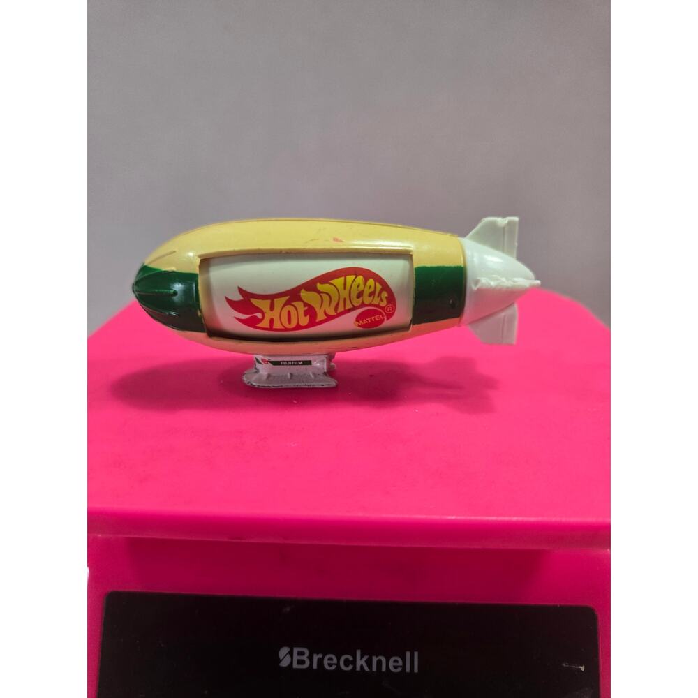 Vintage 1991 Hot Wheels Fuji Film Blimp Rotating Sign 1:64 Scale 3.5" Long